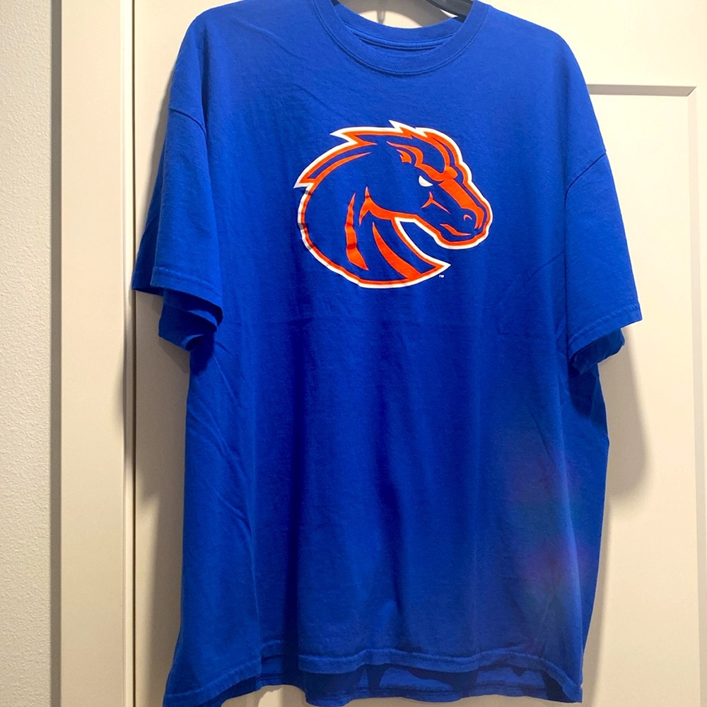 EUC LOT of 2x Boise State Broncos Short Sleeved Shirts Mom/Dad + Son/Daughter! - Picture 9 of 13
